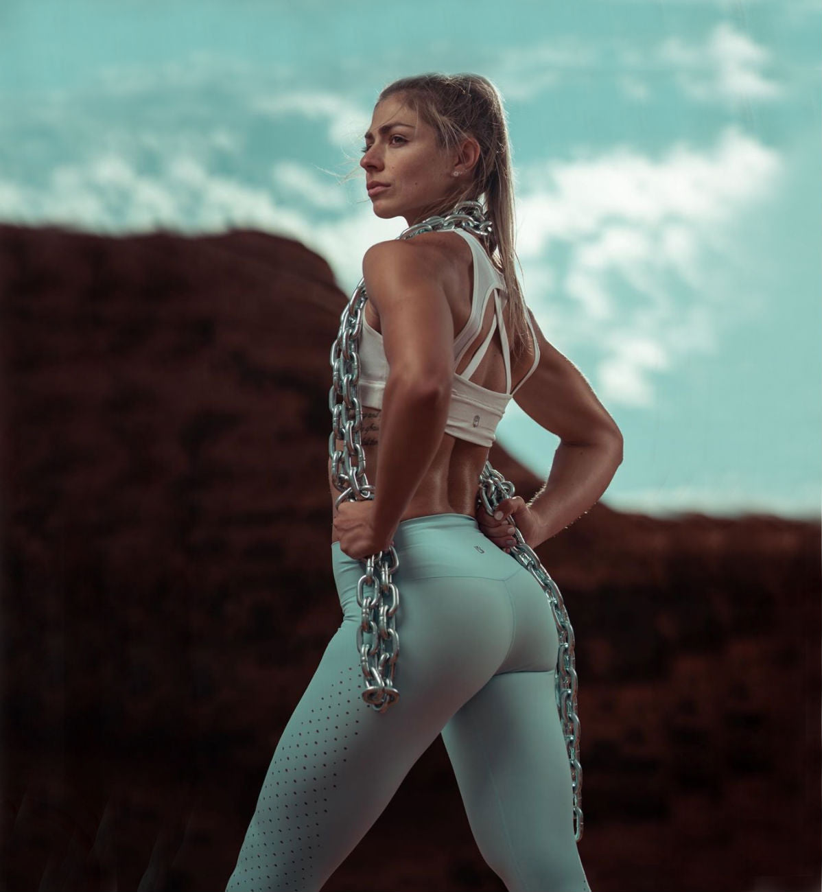 VICTORIA L